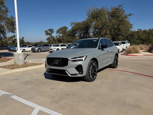 2026 Volvo XC60 B5 Plus