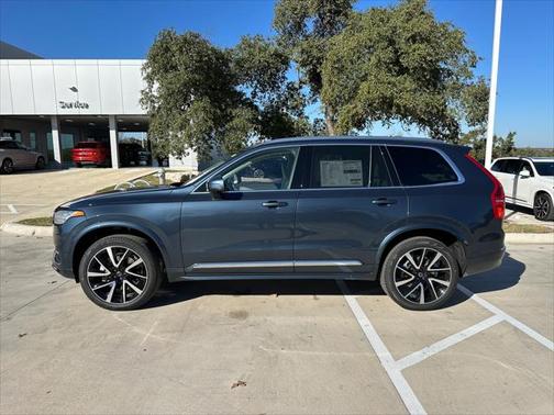 2025 Volvo XC90 B6 Plus 7-Seater
