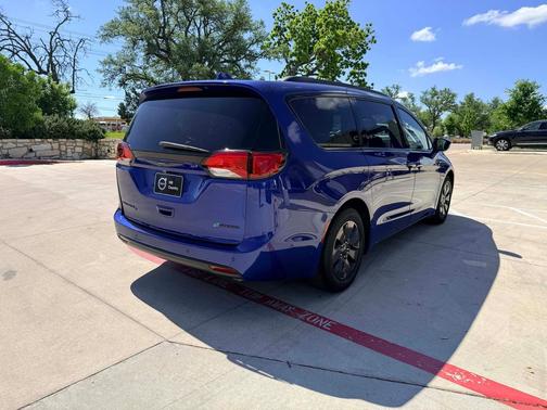 2020 Chrysler Pacifica Hybrid Limited