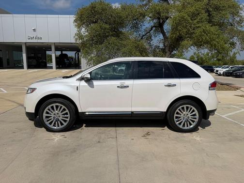 White Platinum Tri-Coat 2014 Lincoln MKX Base