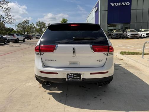 White Platinum Tri-Coat 2014 Lincoln MKX Base