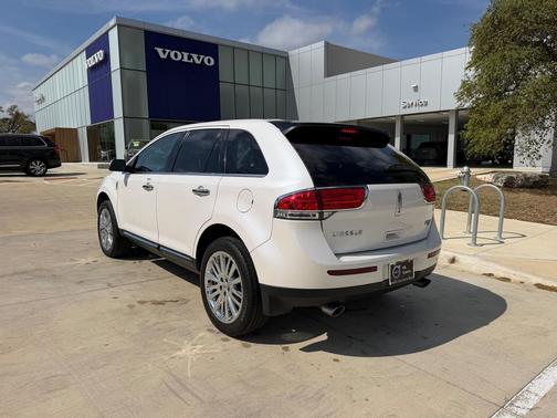 White Platinum Tri-Coat 2014 Lincoln MKX Base