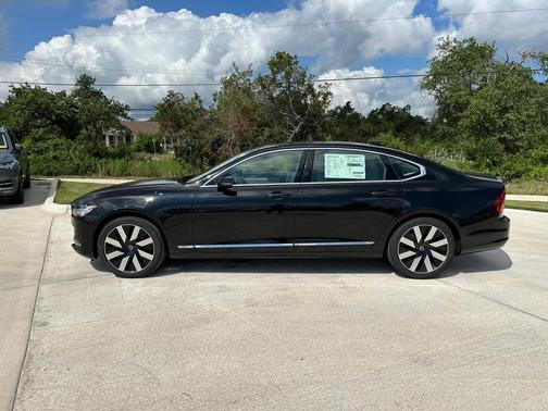 2024 Volvo S90 Recharge Plug-In Hybrid T8 Ultimate