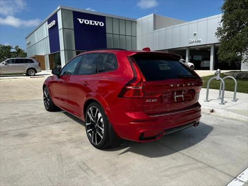 2025 Volvo XC60 Plug-In Hybrid T8 Ultra