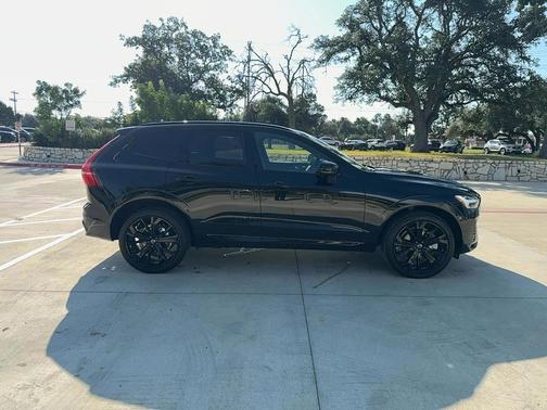 2025 Volvo XC60 Plug-In Hybrid T8 Ultra Black Edition