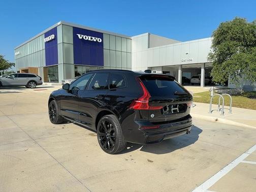 2025 Volvo XC60 Plug-In Hybrid T8 Ultra Black Edition