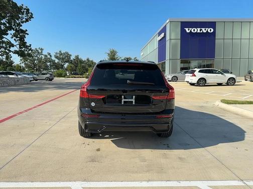 2025 Volvo XC60 Plug-In Hybrid T8 Ultra Black Edition