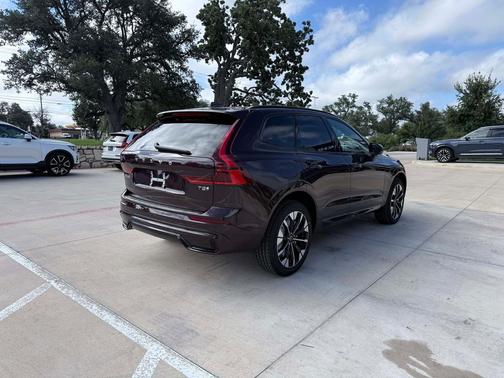 Mulberry Metallic 2026 Volvo XC60 Plug-In Hybrid Plus, T8 AWD Electric/Gasoline, Dark