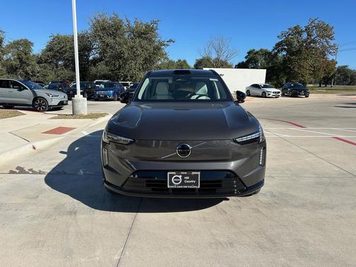 2025 Volvo EX90 Twin Motor Plus