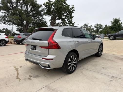 Silver Dawn 2025 Volvo XC60 B5 Plus