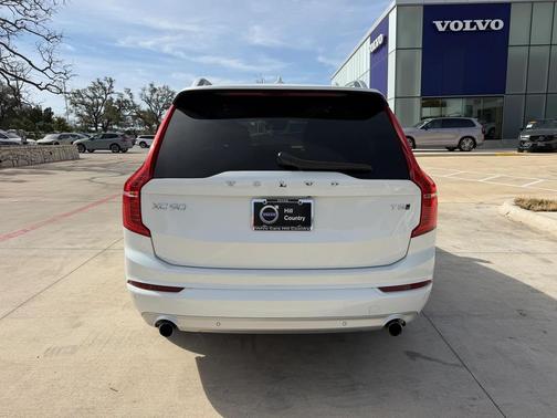 2019 Volvo XC90 T5 Momentum