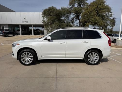 2019 Volvo XC90 T5 Momentum