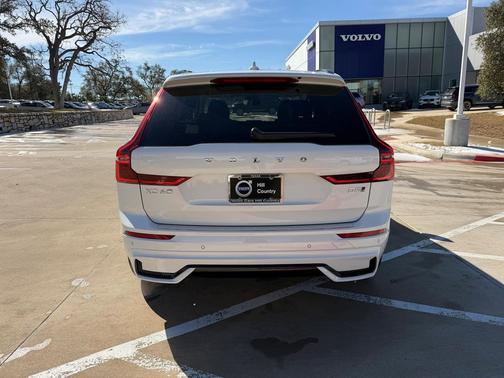 2026 Volvo XC60 B5 Ultra