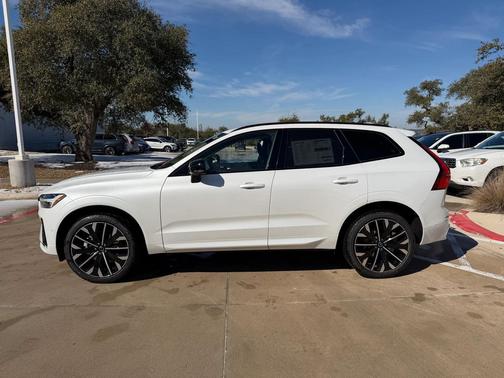 2026 Volvo XC60 B5 Ultra