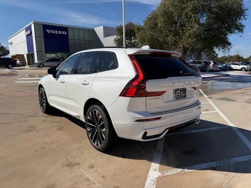 2026 Volvo XC60 B5 Ultra
