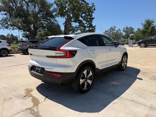 Crystal White Metallic 2023 Volvo C40 Recharge Pure Electric Twin Plus