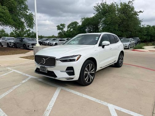 2023 Volvo XC60 Recharge Plug-In Hybrid T8 Plus Bright Theme