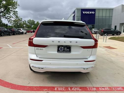 2023 Volvo XC60 Recharge Plug-In Hybrid T8 Plus Bright Theme