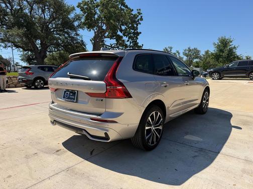 Bright Dusk Metallic 2024 Volvo XC60 B5 Plus Dark Theme