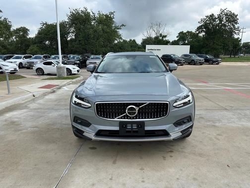 2025 Volvo V90 Cross Country B6 Ultra