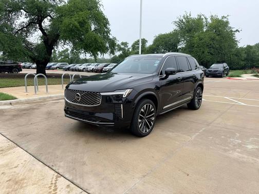 Onyx Black Metallic 2025 Volvo XC90 Plug-In Hybrid T8 Core 7-Seater