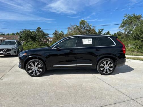 2025 Volvo XC90 B6 Plus 7-Seater