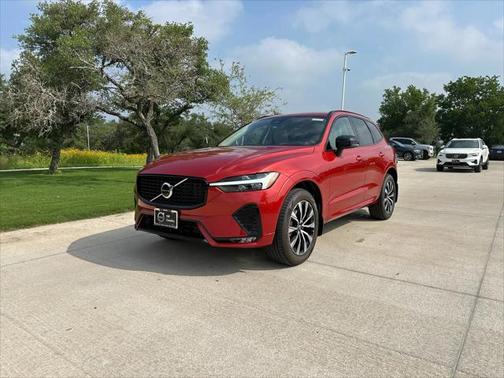 2024 Volvo XC60 B5 Core Dark Theme