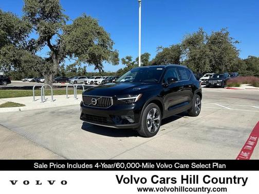 2025 Volvo XC40 B5 Plus Bright Theme