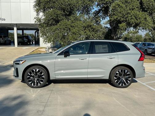 2026 Volvo XC60 B5 Ultra