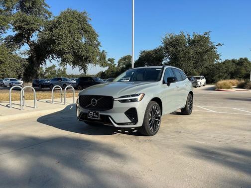 2026 Volvo XC60 B5 Ultra