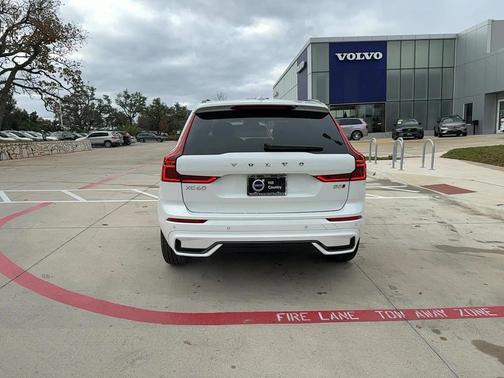 2026 Volvo XC60 B5 Core