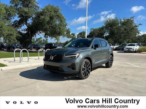 2026 Volvo XC40 B5 Ultra