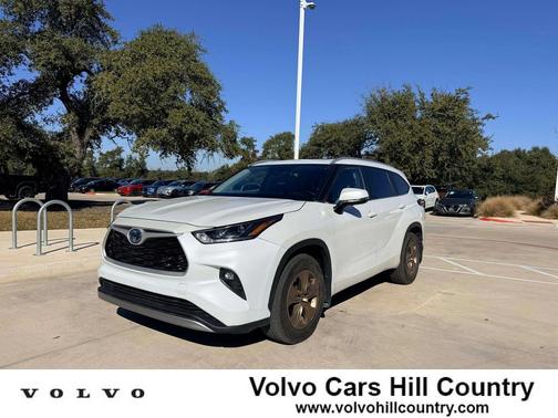 2023 Toyota Highlander Hybrid XLE