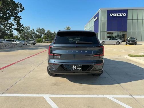 2025 Volvo EX90 Twin Motor Performance Plus 6-Seater