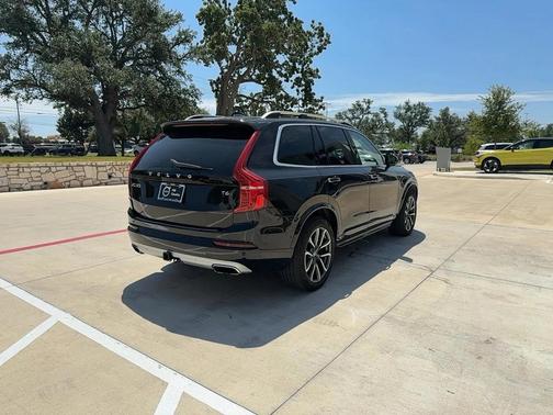 2018 Volvo XC90 T6 Momentum