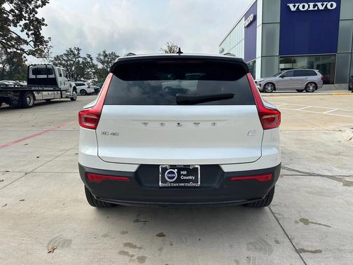 2023 Volvo XC40 Recharge Pure Electric Twin Plus