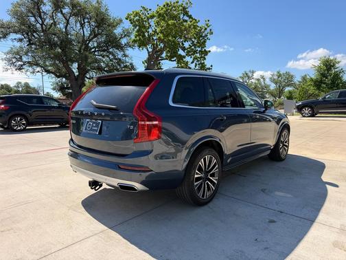 Denim Blue Metallic 2021 Volvo XC90 T5 Momentum