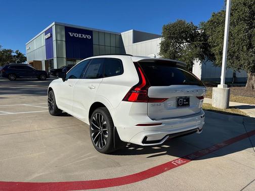 2026 Volvo XC60 B5 Ultra