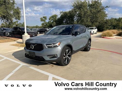 2021 Volvo XC40 T5 R-Design