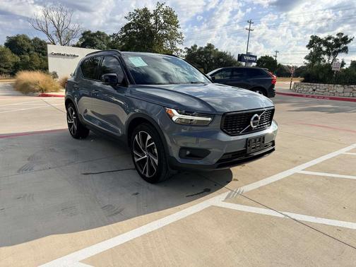 2021 Volvo XC40 T5 R-Design