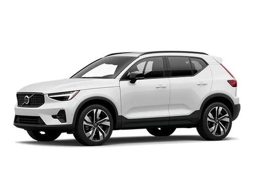 2024 Volvo XC40 B5 Ultimate Dark Theme