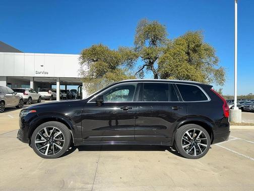 2020 Volvo XC90 T6 Momentum