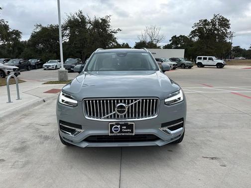 2025 Volvo XC90 B6 Plus 7-Seater