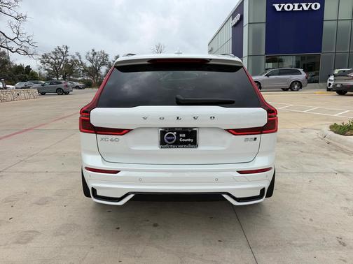 2026 Volvo XC60 B5 Ultra