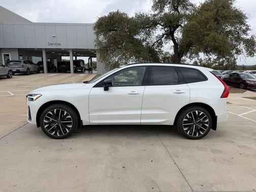2026 Volvo XC60 B5 Ultra