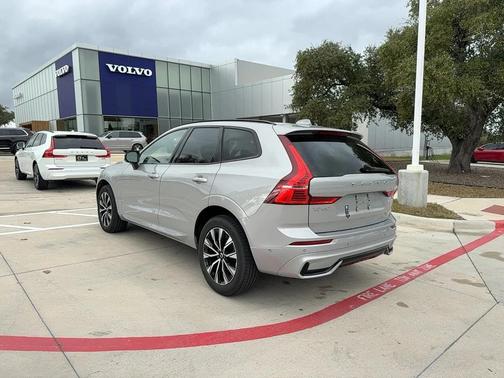 2025 Volvo XC60 B5 Plus