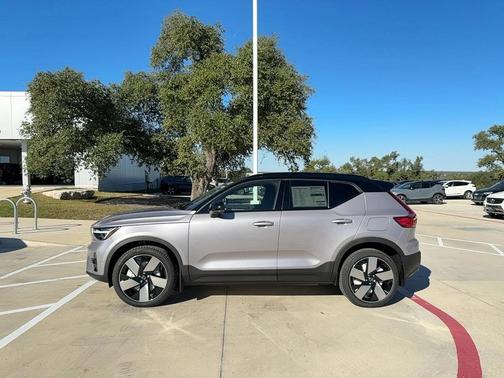 2026 Volvo EX40 Twin Motor Plus