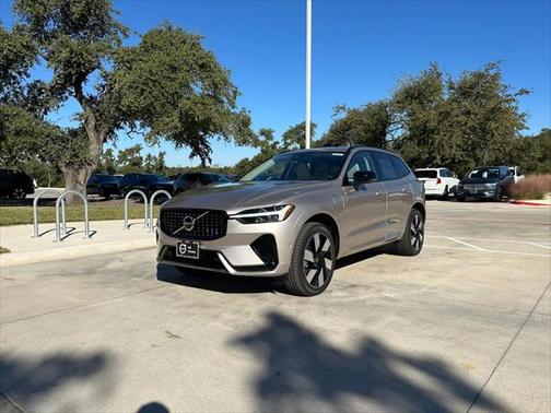 2025 Volvo XC60 Plug-In Hybrid T8 Plus
