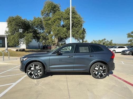 2026 Volvo XC60 B5 Ultra