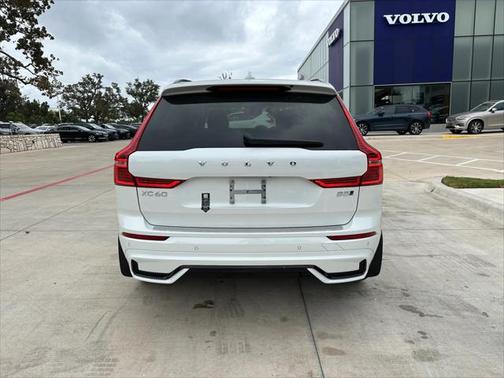 2025 Volvo XC60 Core